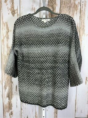 Simply Noelle, Waffle Knit Sweater. Size Small/Medium. Good used condition!